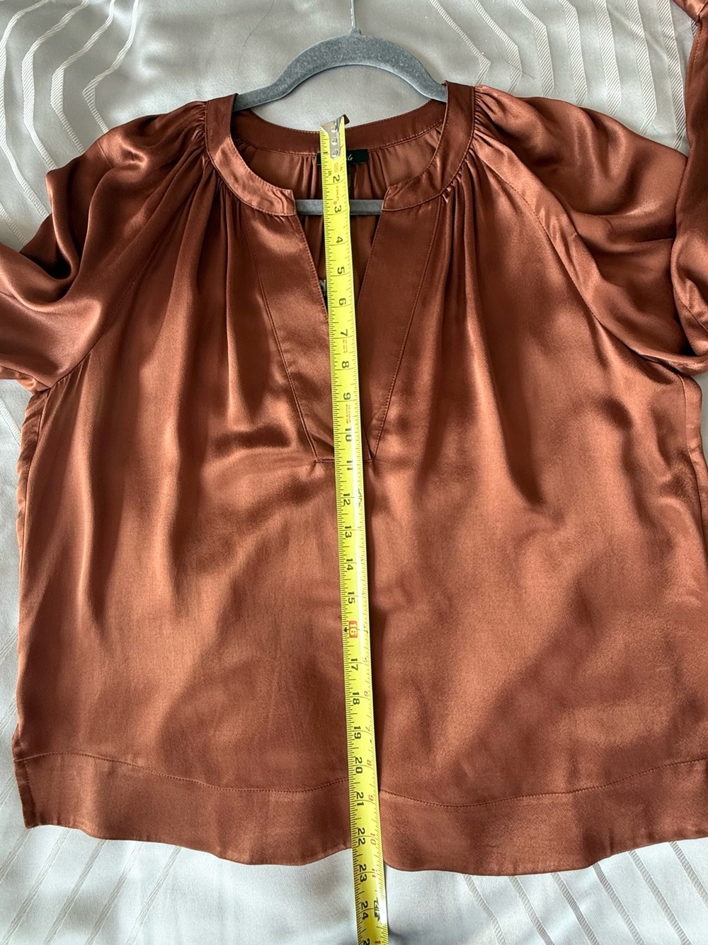 NWT Rails Women’s Satin V-Neck Long Sleeve Wynna Blouse in Copper Brown  - Small - Picture 11 of 11